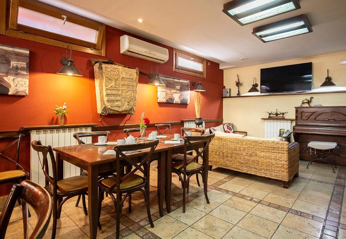 Hostal Los Canteros Golmayo Екстериор снимка