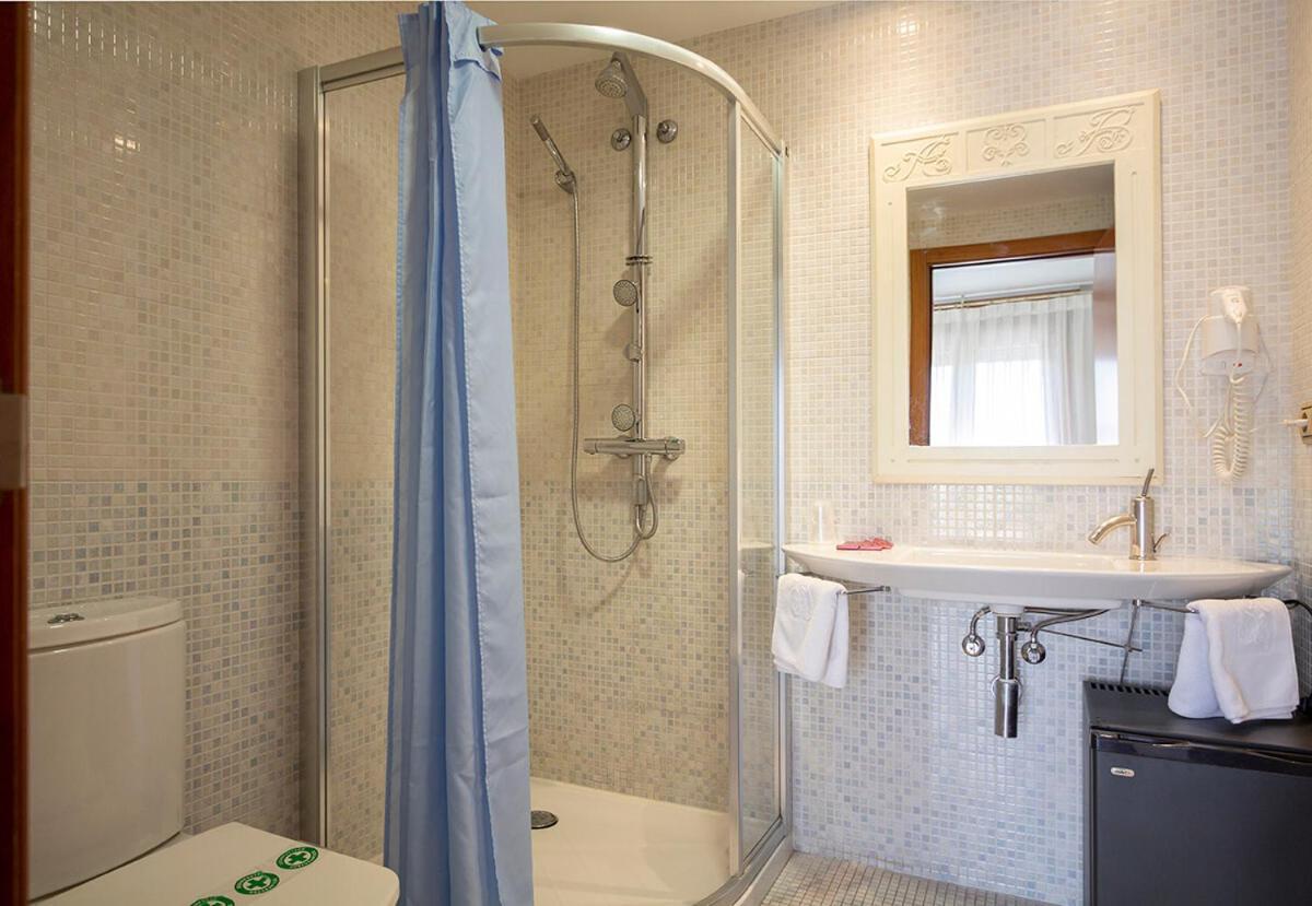 Hostal Los Canteros Golmayo Екстериор снимка
