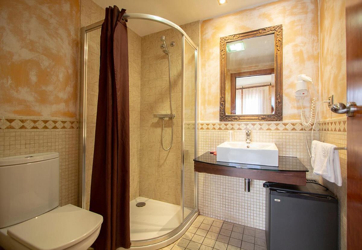Hostal Los Canteros Golmayo Екстериор снимка